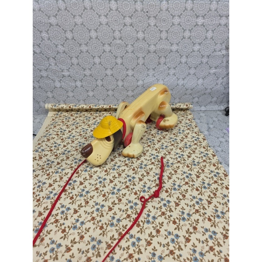 1974 Vintage Hasbro Dog Pull Toy Lots Of Flaws kids leash play 70s puppy animal